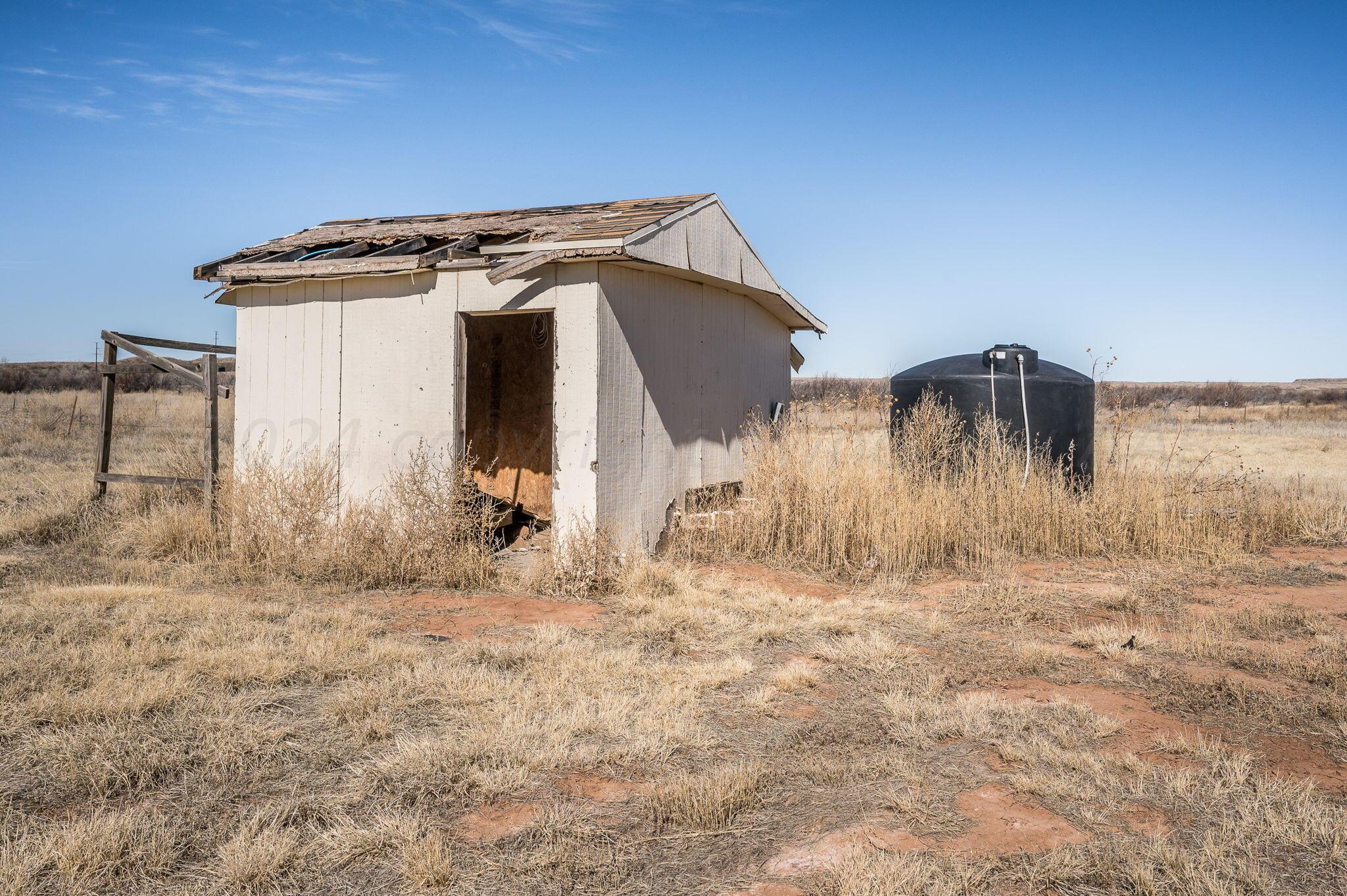 21600 Grandview Road Amarillo, TX 79124 - Photo 20 of 34 Back Yard