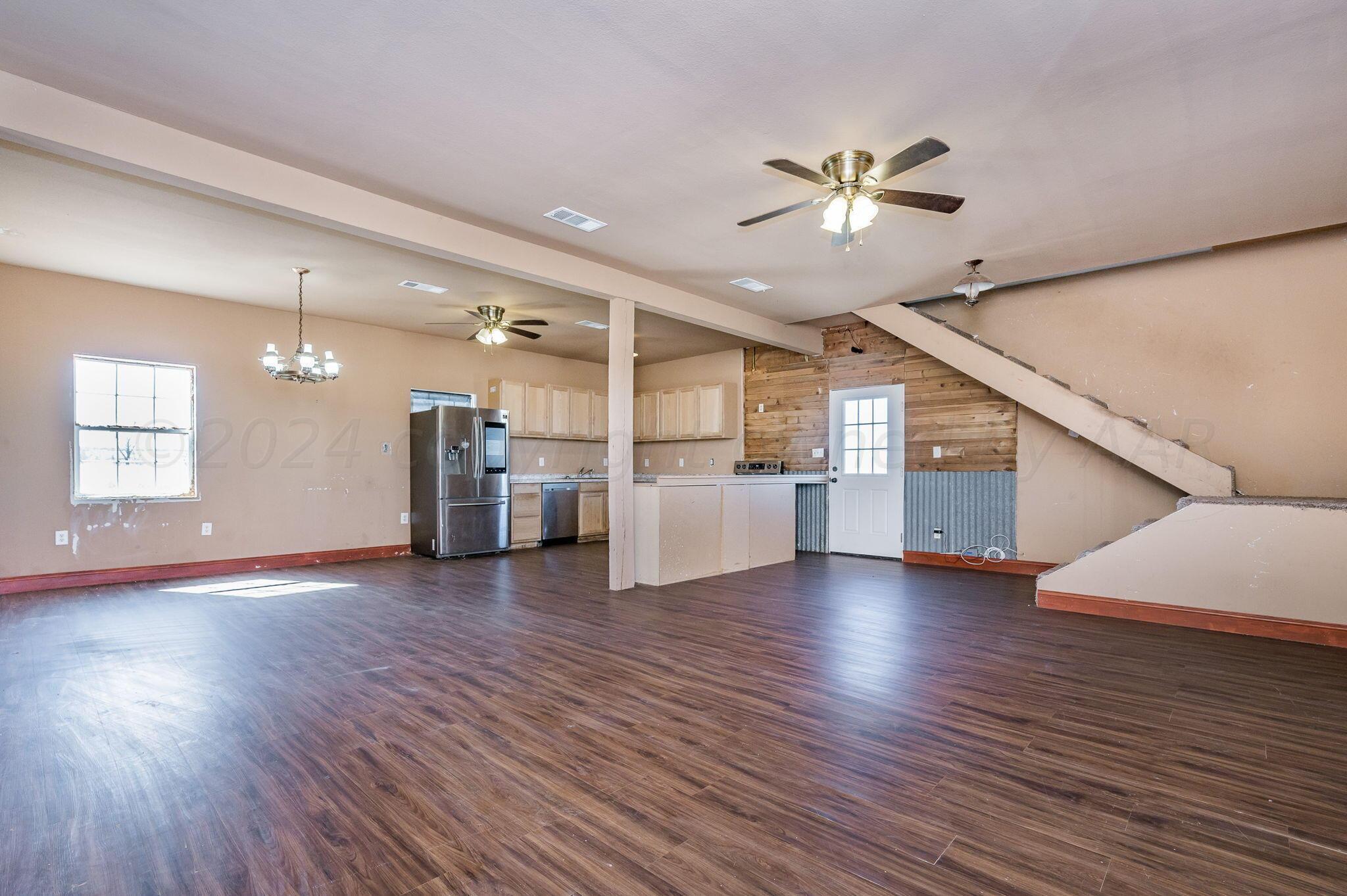 21600 Grandview Road Amarillo, TX 79124 - Photo 4 of 34 Living Room