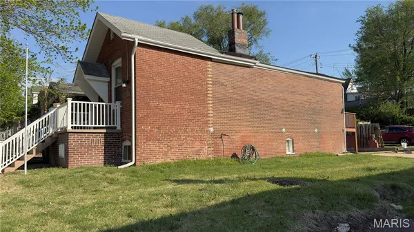 $215,000 | 5512 Columbia Avenue, St. Louis, MO 63139