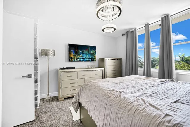 $1,890 | 777 South Federal Highway, Unit RP405, Pompano Beach, FL 33062