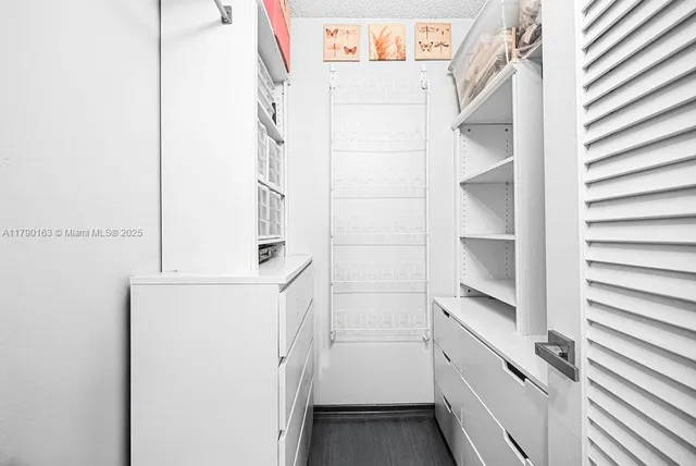 $1,890 | 777 South Federal Highway, Unit RP405, Pompano Beach, FL 33062