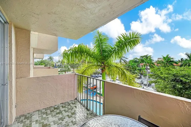 $1,890 | 777 South Federal Highway, Unit RP405, Pompano Beach, FL 33062