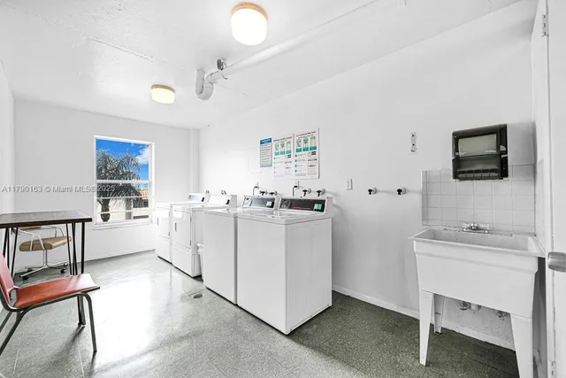 $1,890 | 777 South Federal Highway, Unit RP405, Pompano Beach, FL 33062