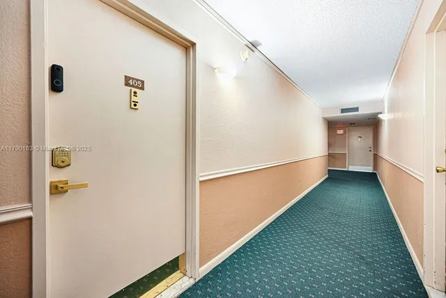 $1,890 | 777 South Federal Highway, Unit RP405, Pompano Beach, FL 33062