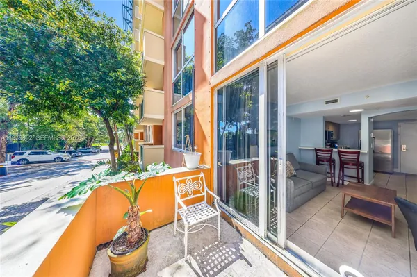 $4,000 | 2951 South Bayshore Drive, Unit 215, Coconut Grove, FL 33133