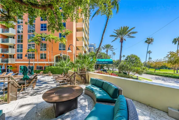 $4,000 | 2951 South Bayshore Drive, Unit 215, Coconut Grove, FL 33133