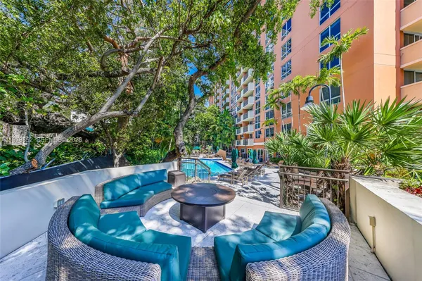 $4,000 | 2951 South Bayshore Drive, Unit 215, Coconut Grove, FL 33133
