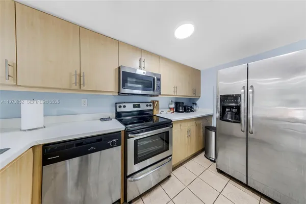 $4,000 | 2951 South Bayshore Drive, Unit 215, Coconut Grove, FL 33133