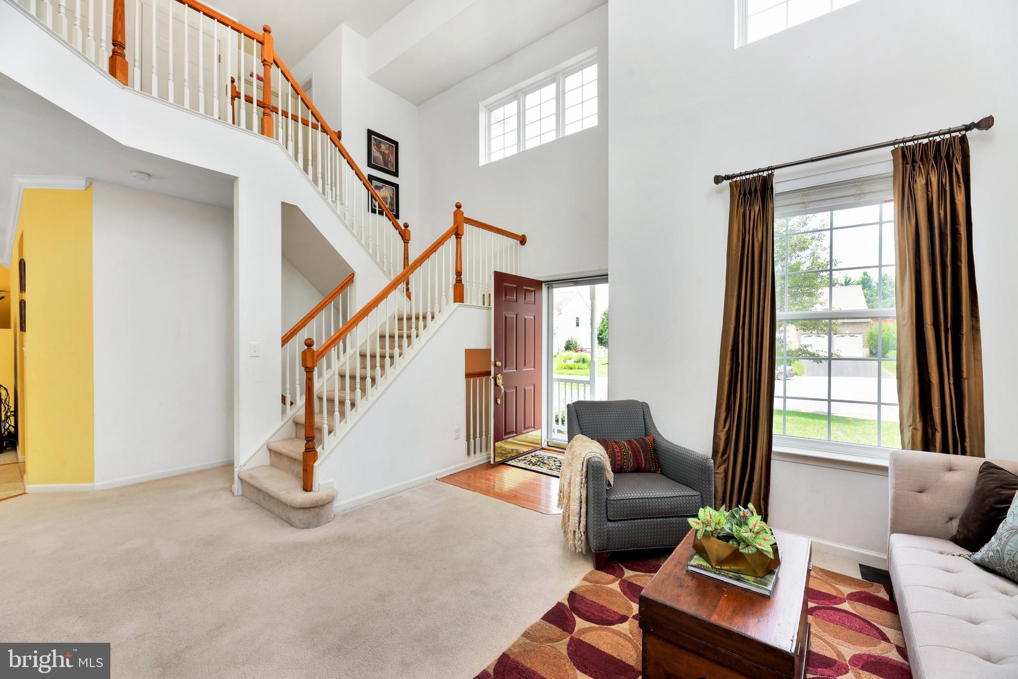 10 Bohemia Road Bear, DE 19701 - Photo 4 of 35 Living room & entrance
