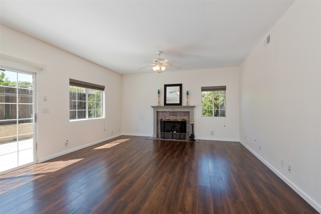 10014 Pinewood View Santee, CA 92071 - Photo 3 of 25