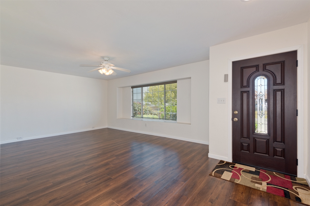 10014 Pinewood View Santee, CA 92071 - Photo 7 of 25