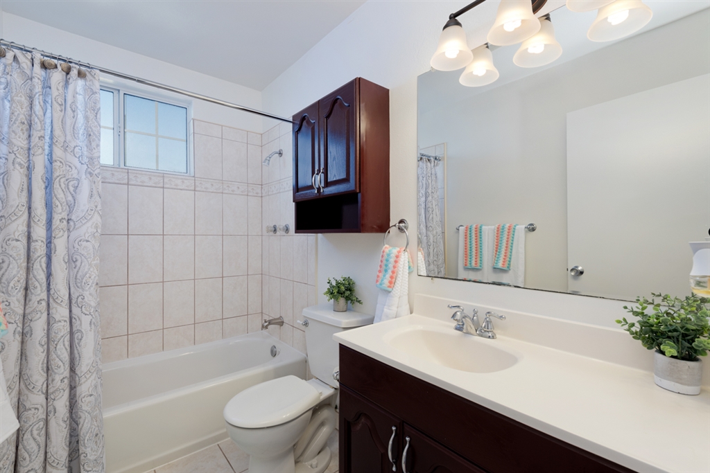 10014 Pinewood View Santee, CA 92071 - Photo 8 of 25