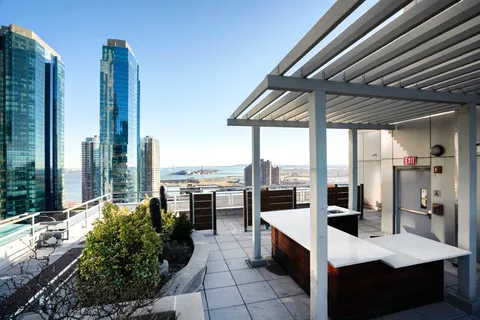 $699,000 | 105 Greene Street, Unit 1001, Jersey City, NJ 07302