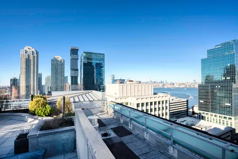 $699,000 | 105 Greene Street, Unit 1001, Jersey City, NJ 07302