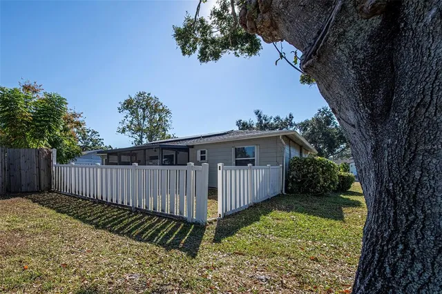 a view of a house in the back yard