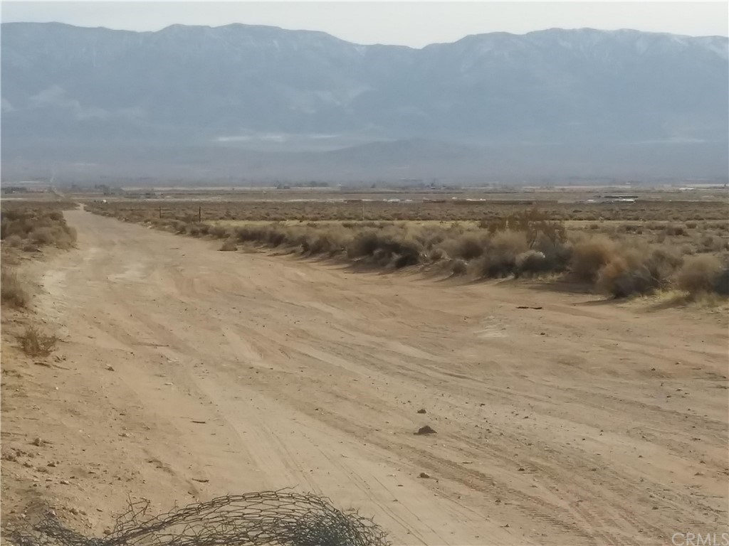 1 Northside Road Lucerne Valley, CA 92356 - Photo 3 of 6