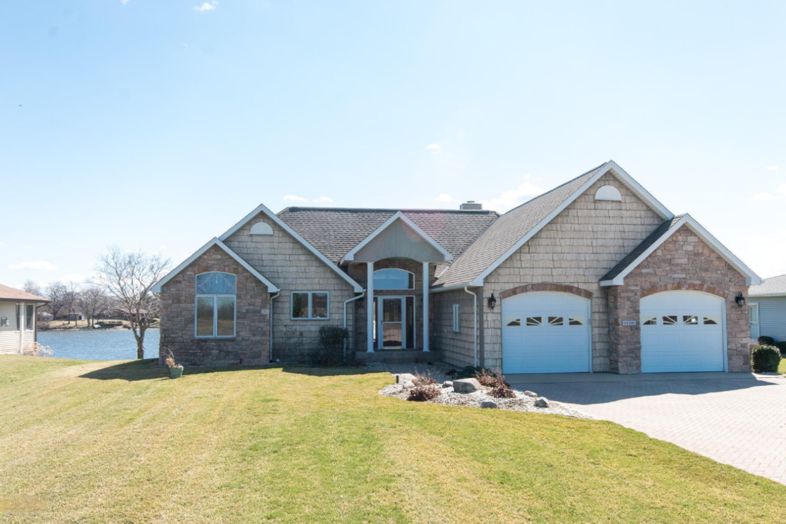 61201 Raintree Blvd-2