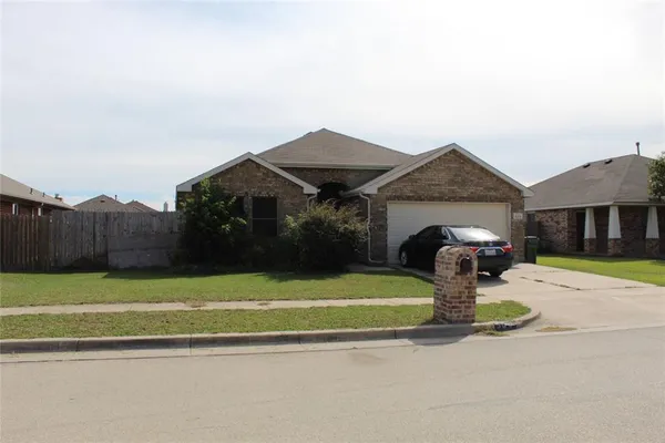 $2,250 | 508 Quartz Street, Arlington, TX 76002