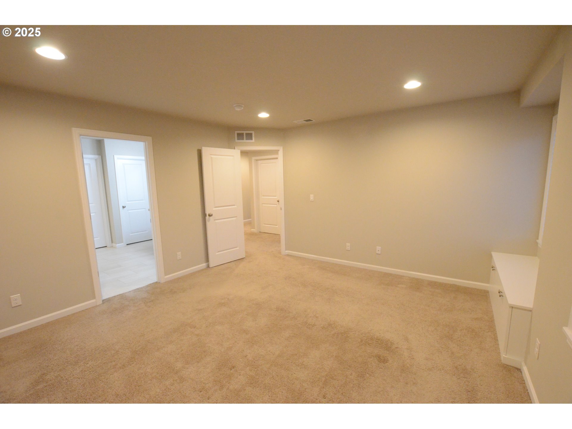 15557 Southwest Wren Lane Beaverton, OR 97007 - Photo 14 of 28 a view of an empty room