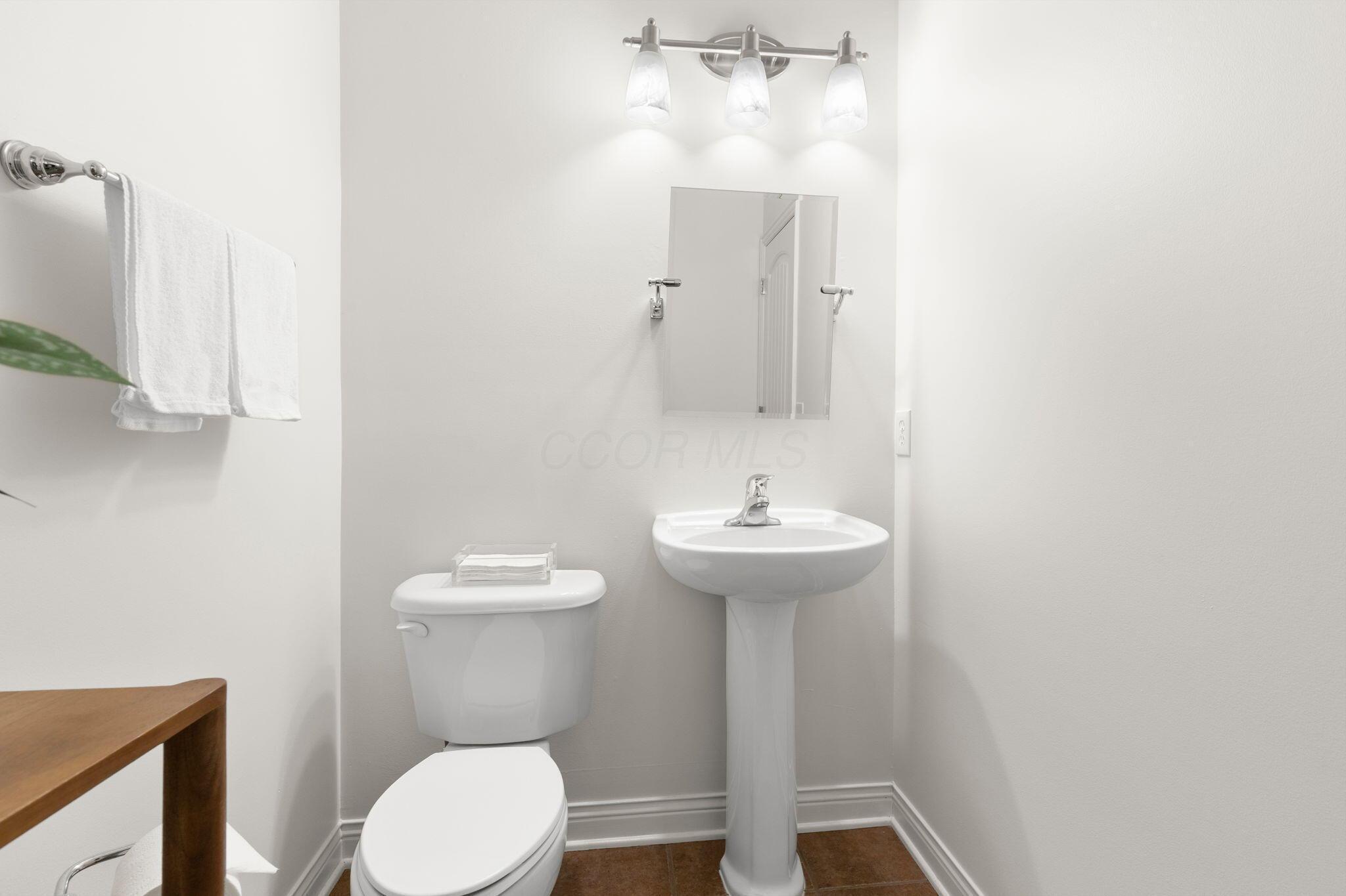 5658 Wexler Road Dublin, OH 43016 - Photo 20 of 54 Full Bathroom First Floor