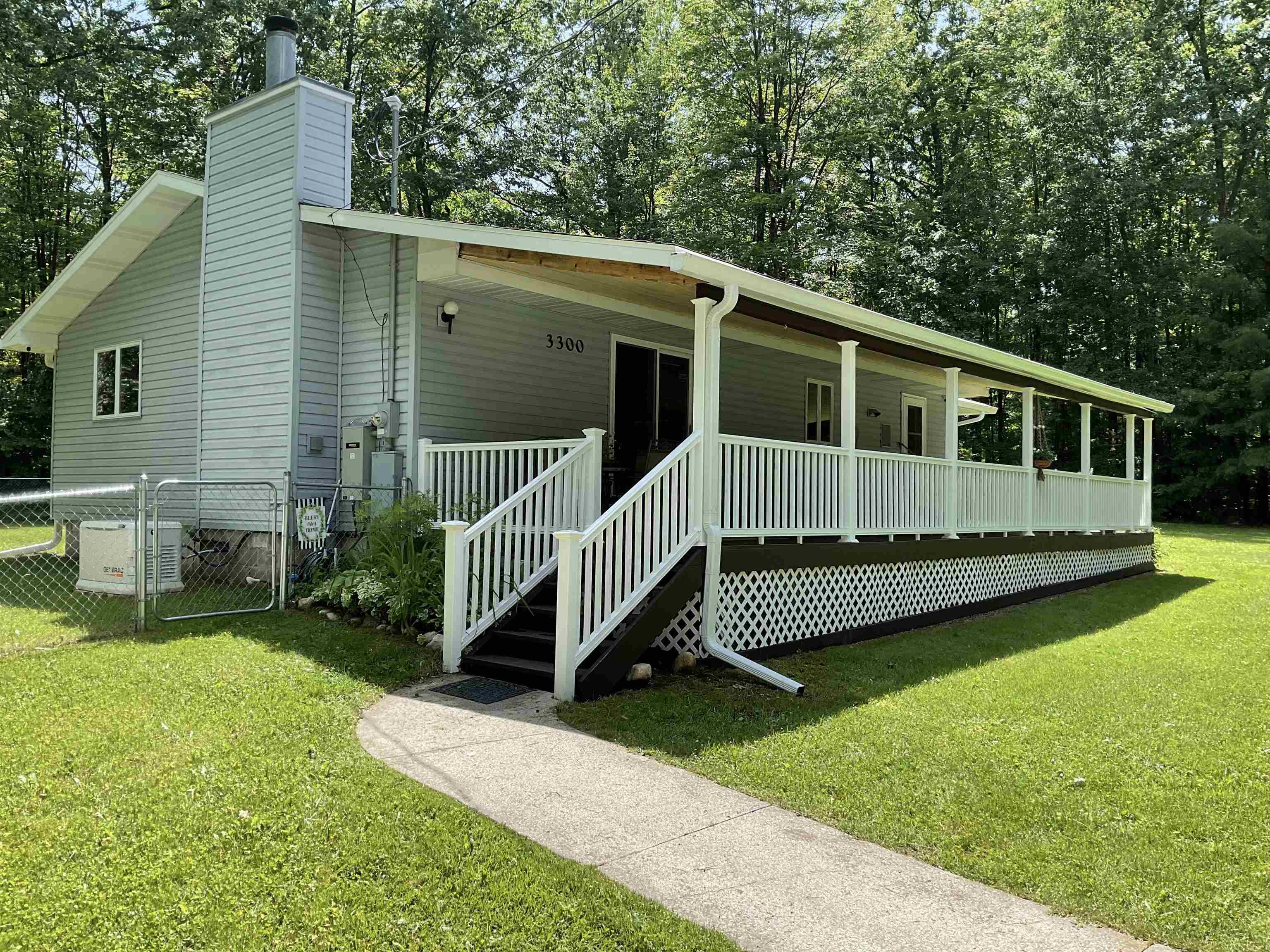3300 East Arnold Lake Road Harrison, MI 48625 - Photo 2 of 90 1947481-c71ae666-359d-4208-84fe-fa2c1055b1fb.JPG
