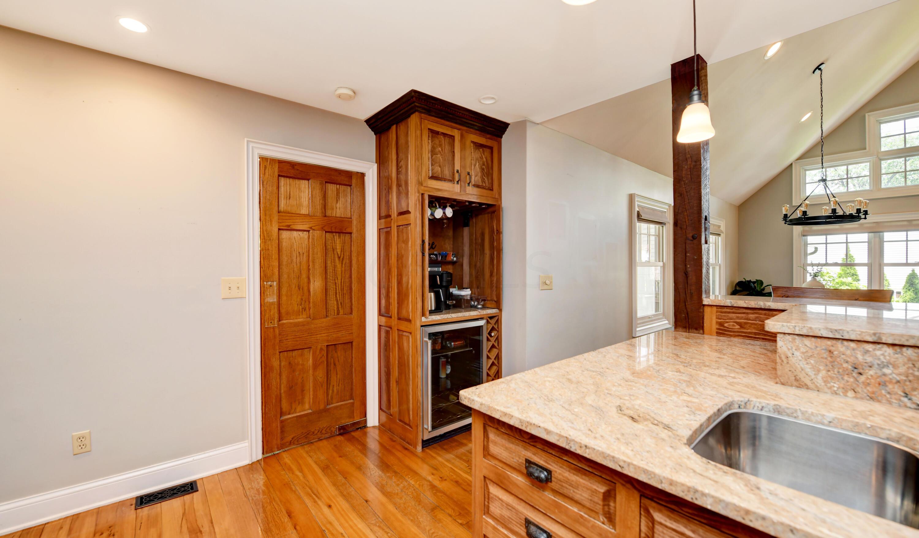 2210 Farleigh Road Columbus, OH 43221 - Photo 14 of 57 Kitchen (4)