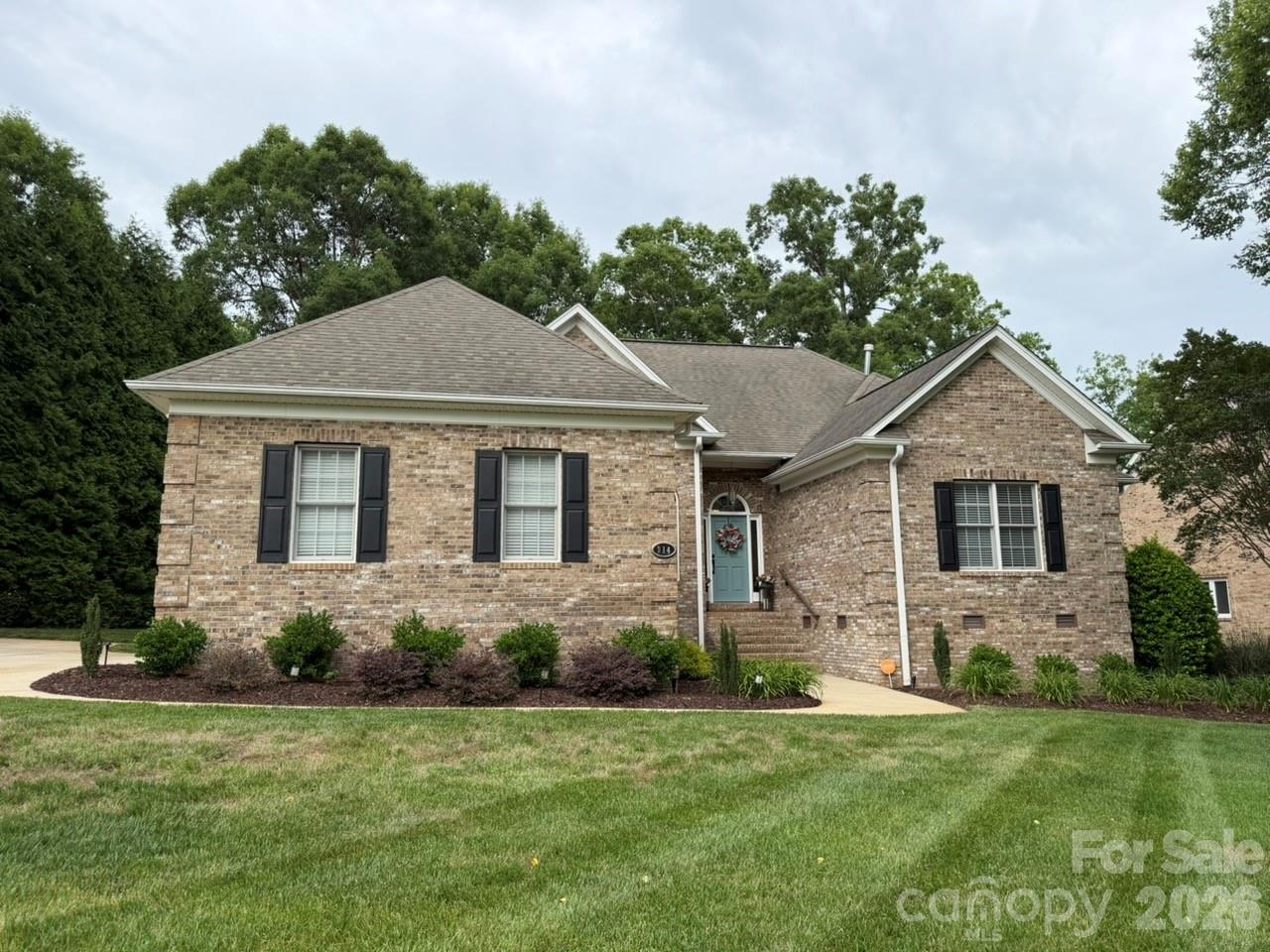 914 Players Ridge Road Hickory, NC 28601 - Photo 2 of 42