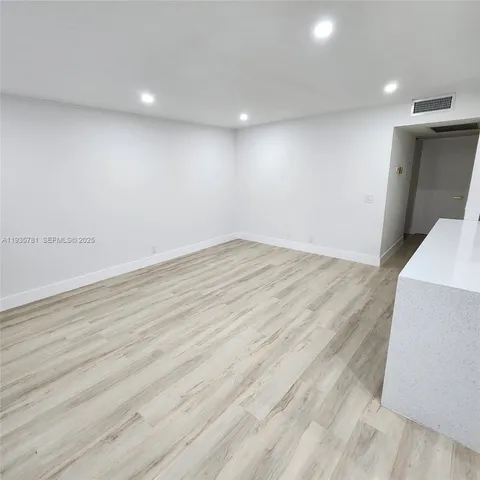 $1,950 | 13255 Southwest 9th Court, Unit 405G, Pembroke Pines, FL 33027