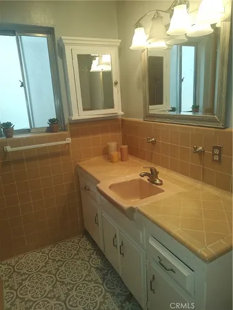 $2,158 | 1139 East Ocean Boulevard, Unit 109, Long Beach, CA 90802