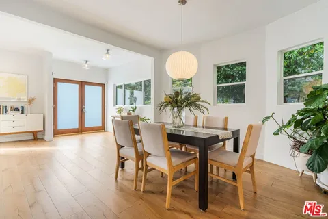 $2,695,000 | 416 Brooks Avenue, Venice, CA 90291