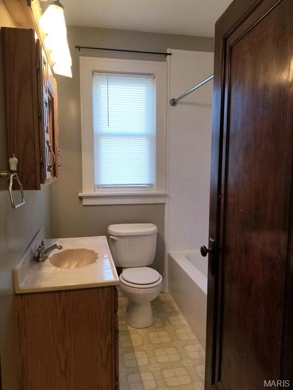 13 North Service Road St. Peters, MO 63376 - Photo 16 of 36