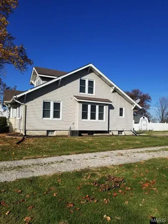 $1,600 | 13 North Service Road, St. Peters, MO 63376