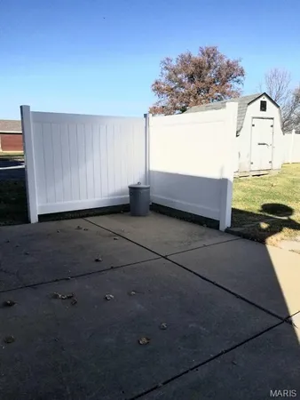 $1,600 | 13 North Service Road, St. Peters, MO 63376