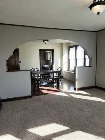 $1,600 | 13 North Service Road, St. Peters, MO 63376