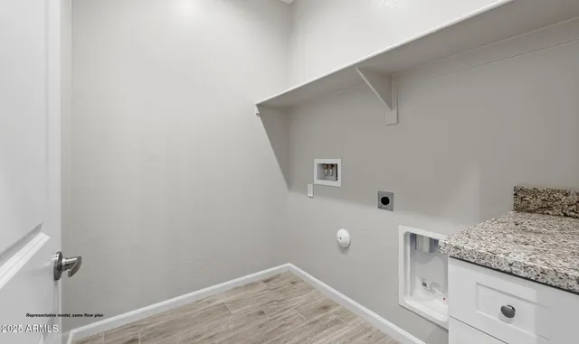 a view of utility room