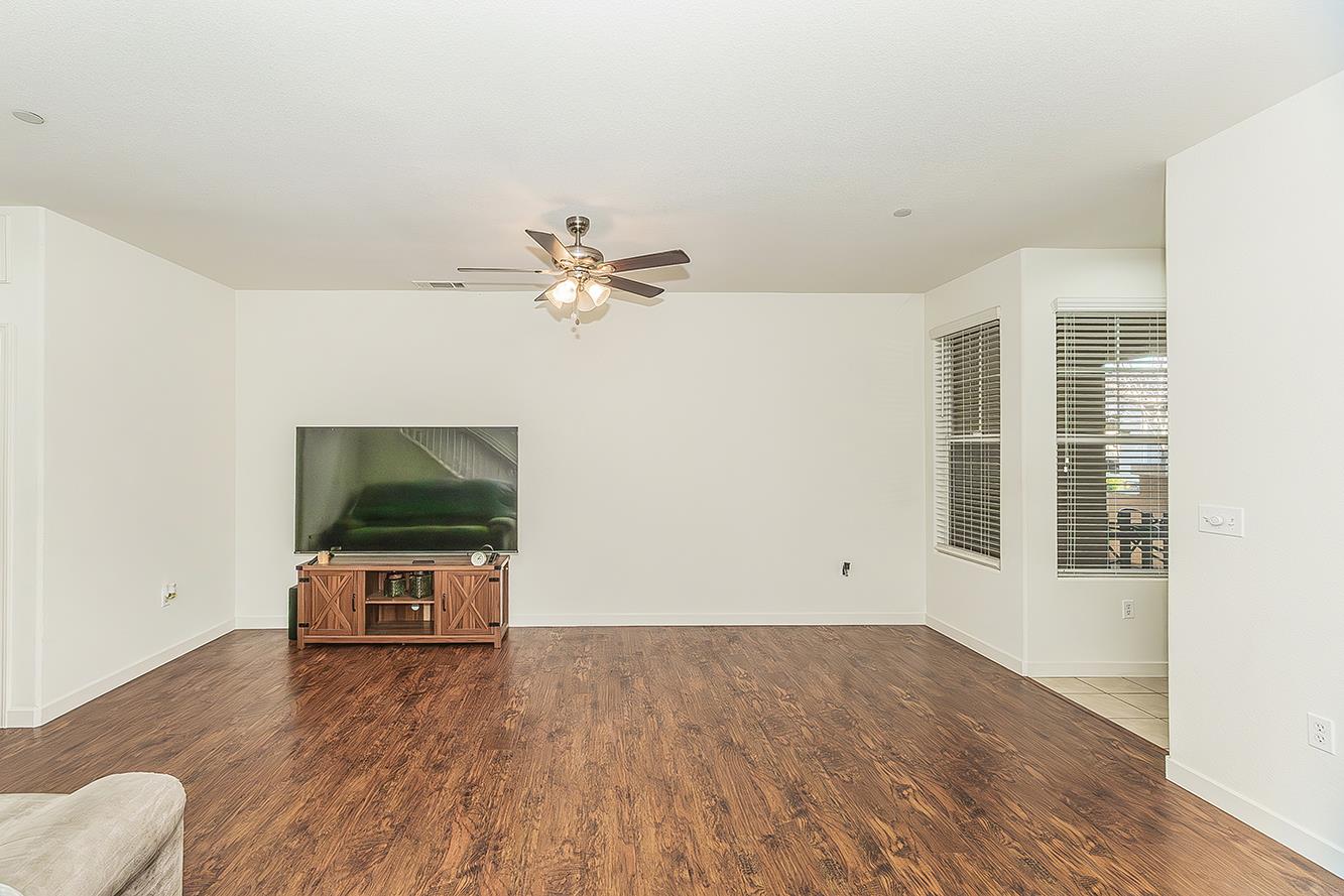 1146 West Walter Avenue, Unit 50 Fowler, CA 93625 - Photo 5 of 26