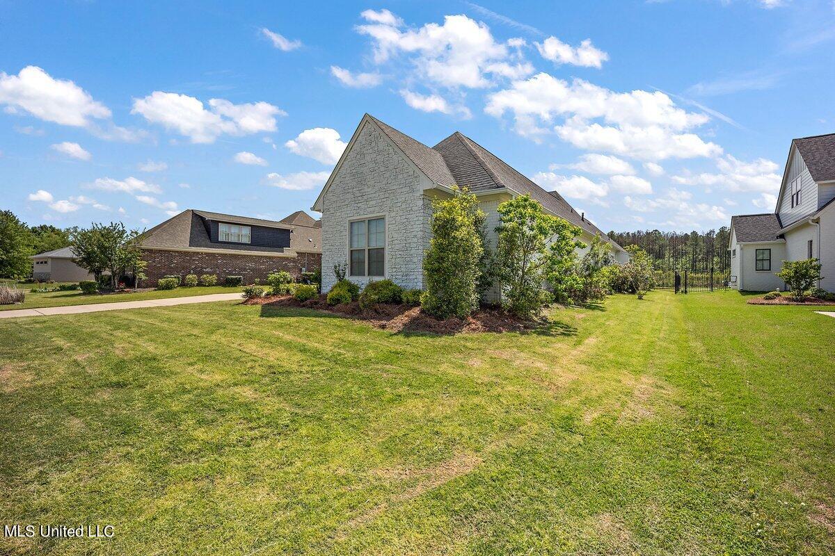 305 Highland Park Boulevard Ridgeland, MS 39157 - Photo 3 of 50 HTP_0652