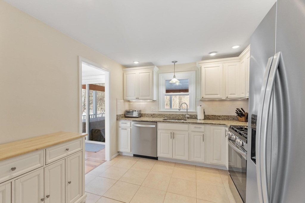 11 Juniper Brook Road Northborough, MA 01532 - Photo 14 of 41