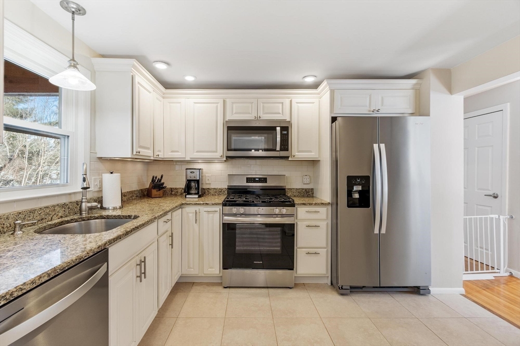 11 Juniper Brook Road Northborough, MA 01532 - Photo 16 of 41