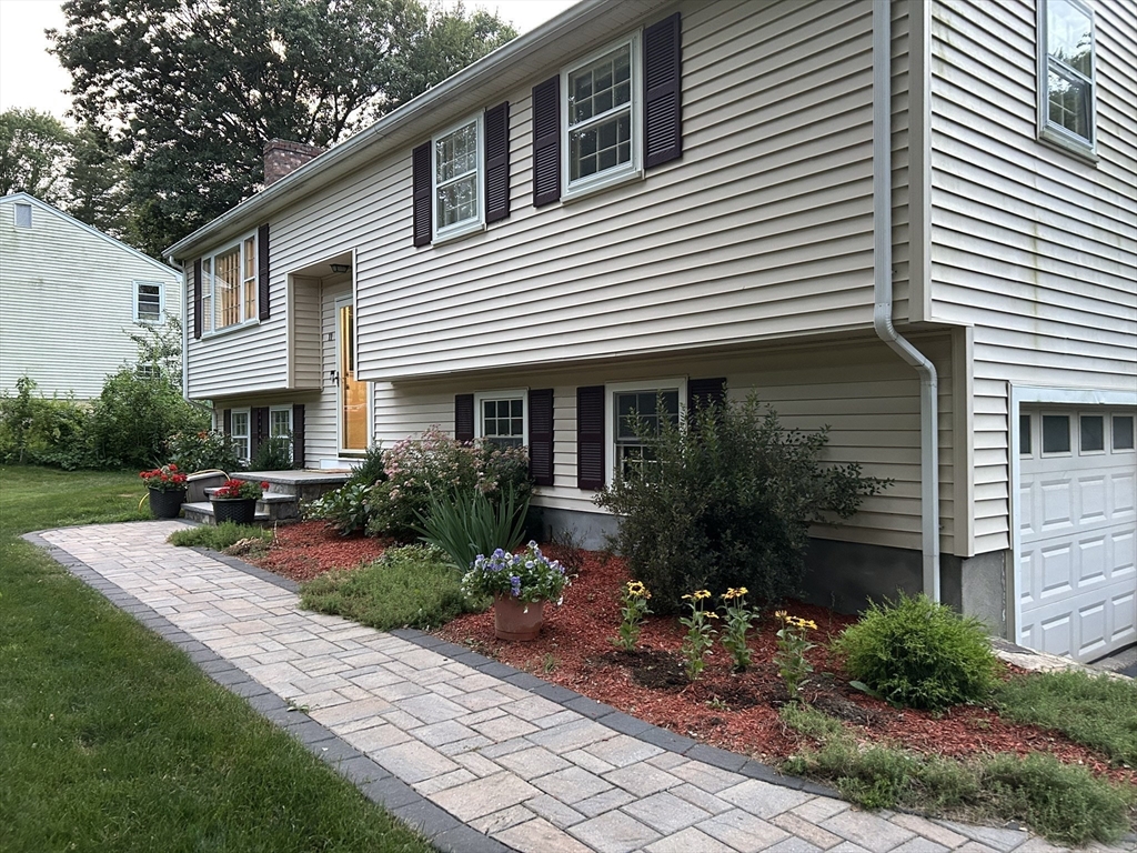 11 Juniper Brook Road Northborough, MA 01532 - Photo 3 of 41