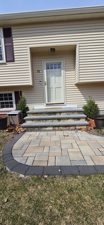 11 Juniper Brook Road Northborough, MA 01532 - Photo 4 of 41