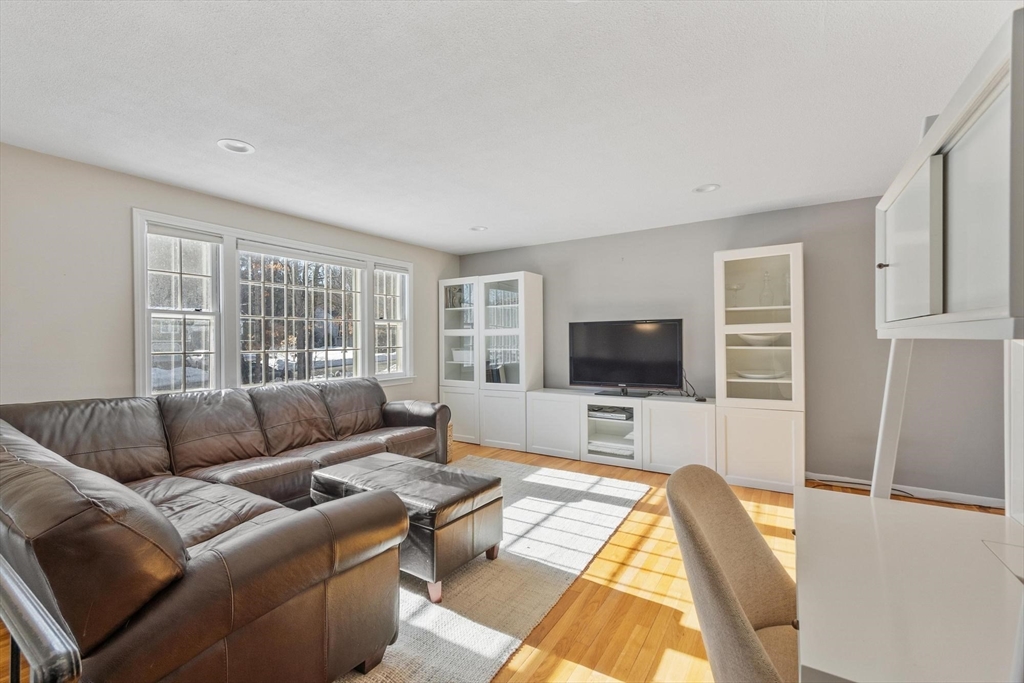 11 Juniper Brook Road Northborough, MA 01532 - Photo 7 of 41