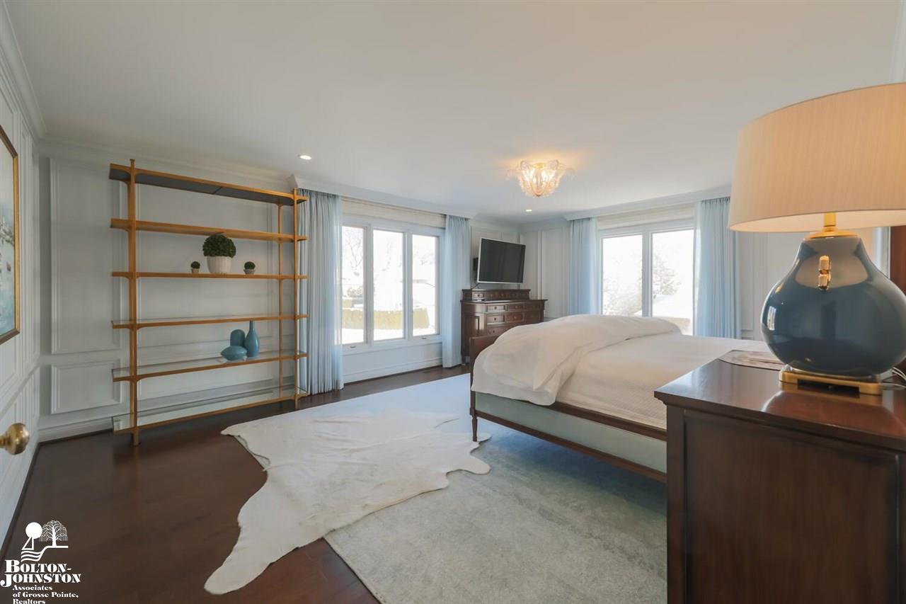 9 Stratton Place Grosse Pointe Shores, MI 48236 - Photo 45 of 68