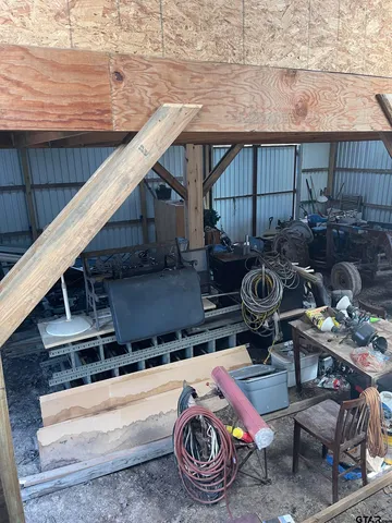 $279,000 | 1998 Christine Street, Blossom, TX 75416