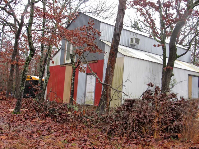 $279,000 | 1998 Christine Street, Blossom, TX 75416