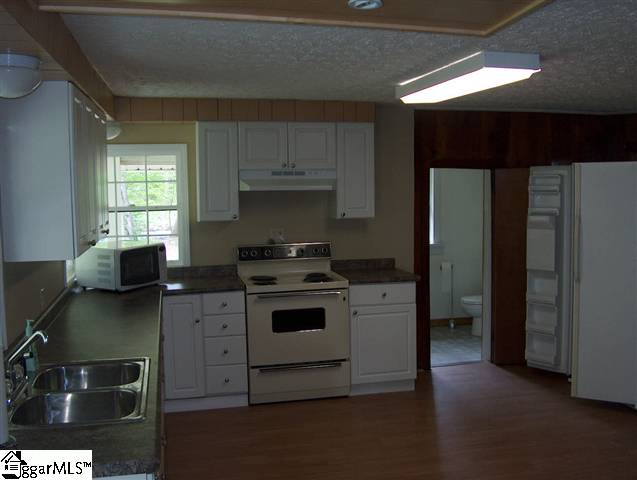301 Keeler Bridge Road Marietta, SC 29661 - Photo 5 of 14