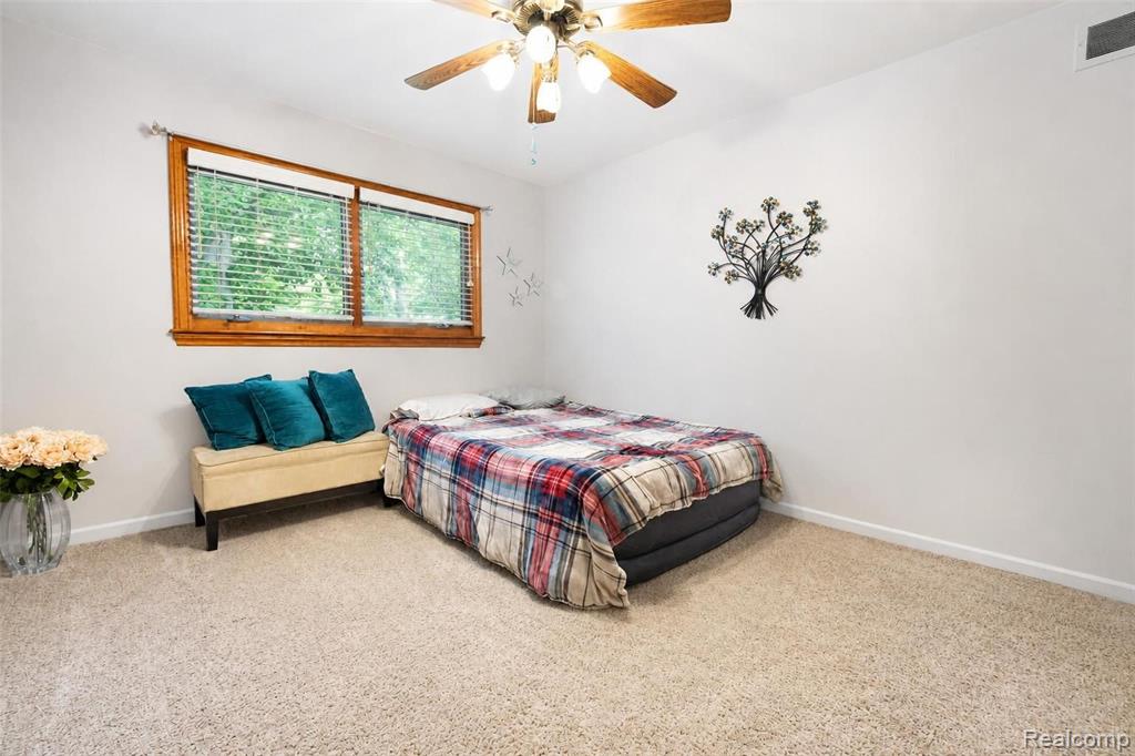 41768 Hanford Road Canton, MI 48187 - Photo 15 of 28