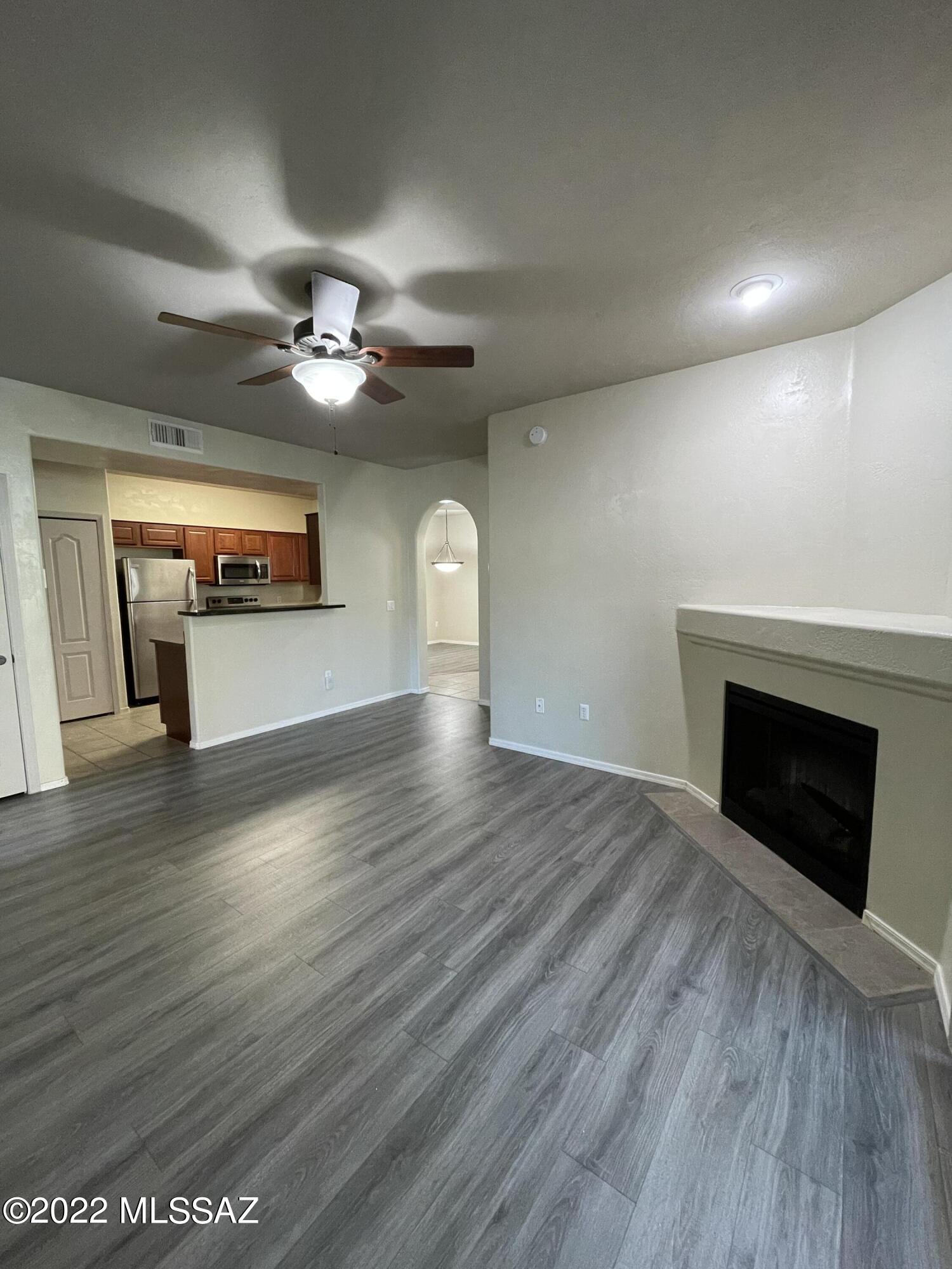 2550 East River Road, Unit 1101 Tucson, AZ 85718 - Photo 4 of 30
