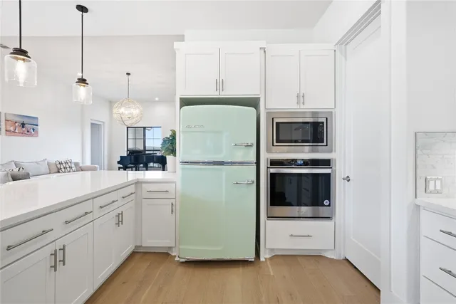 $1,099,000 | 321 Sweet Grass Lane, Lakeway, TX 78738