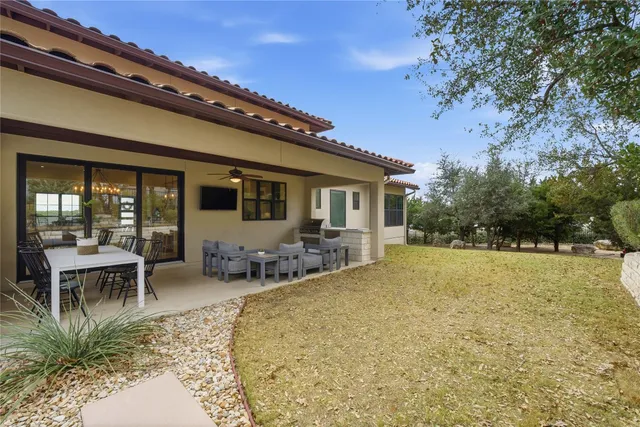 $1,099,000 | 321 Sweet Grass Lane, Lakeway, TX 78738